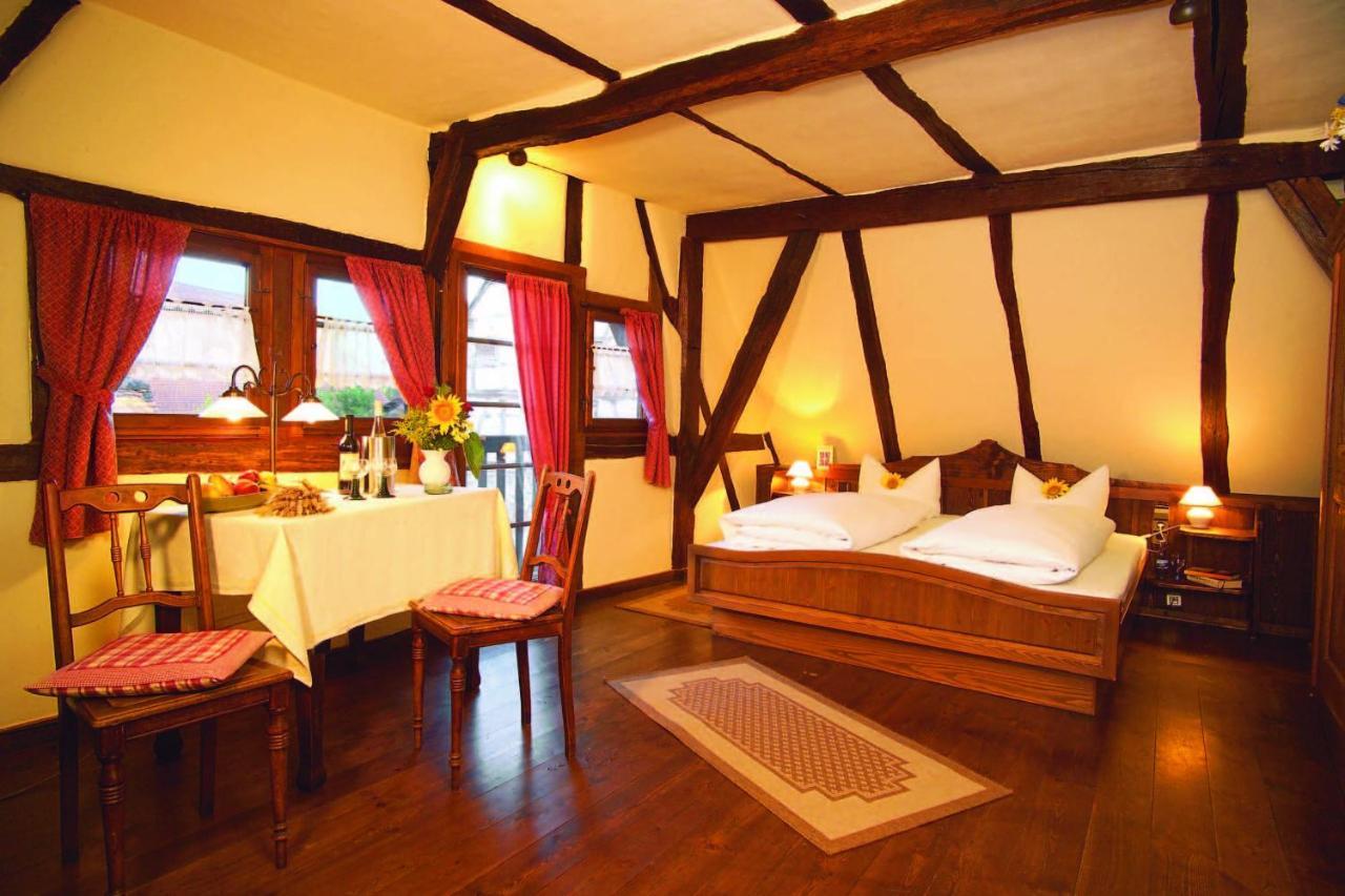 Hotel Restaurant Zum Nachtwaechter Lienzingen Phòng bức ảnh